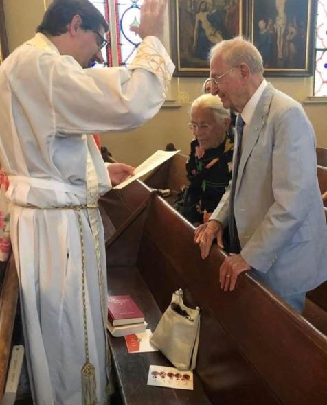 The Likoudis receive a Blessing on their 70th Anniversary